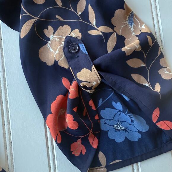 Chico’s Size XXL Blue Multicolor Buttondown Pockets shirt size XXL - Picture 7 of 9